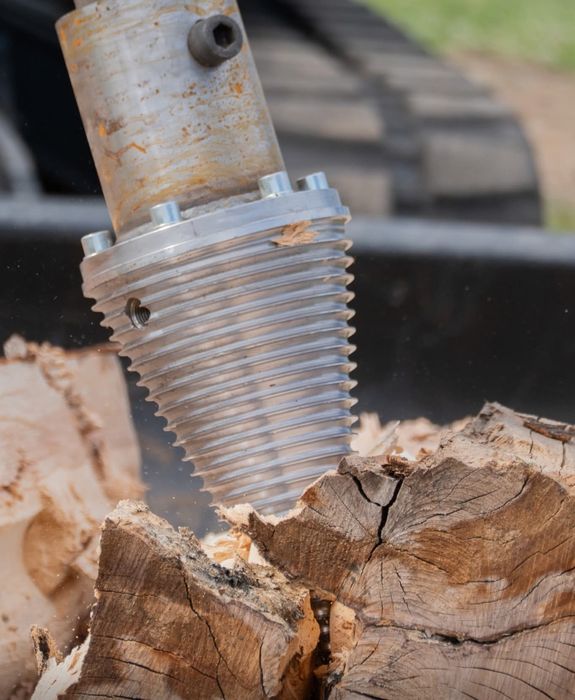 Con despicator hidraulic pentru excavator