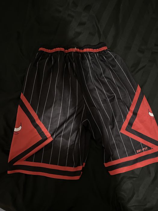 pantaloni scurti bulls | marimea S