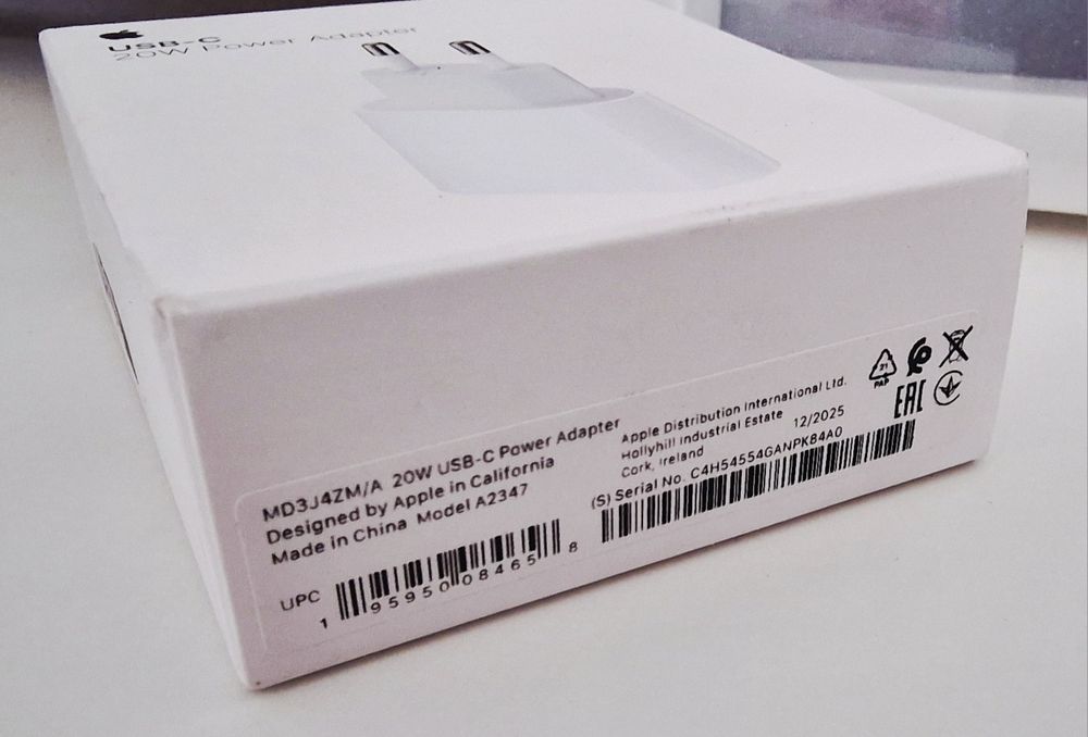 Incarcator original Apple iPhone 18 Pro sau 17 Pro.