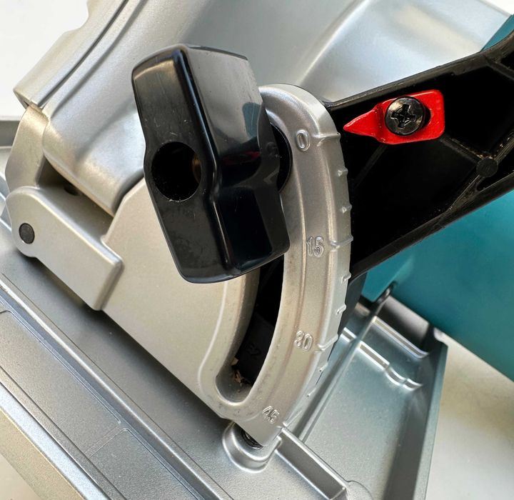 Makita 5903R - Нов мощен голям ръчен циркуляр 2000W 235мм