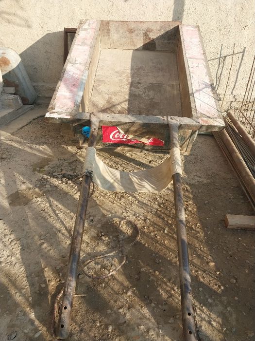 Arava sotiladi. Balonlari yangi