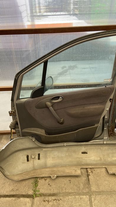 Mercedes 160 покажет дверь