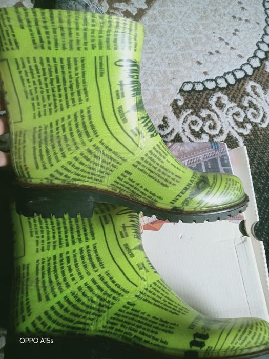 Продам резиновые сапоги 40 размер