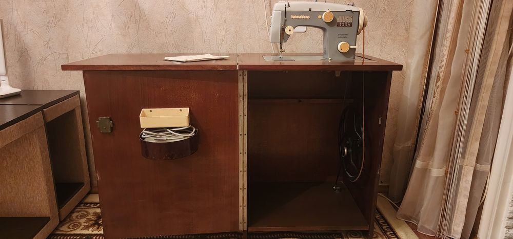 Продам швейную машину немецкую ВЕРИТАС 8014/35