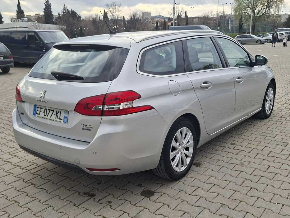 Автомобил Peugeot 308 1.6 HDI