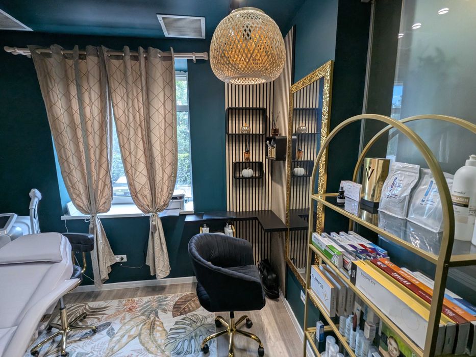 Cafenea Salon plus spatiu Rin Grand Residence