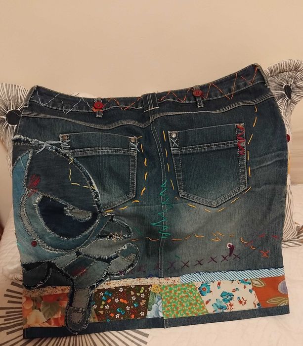 Ексцентрична дънкова пола