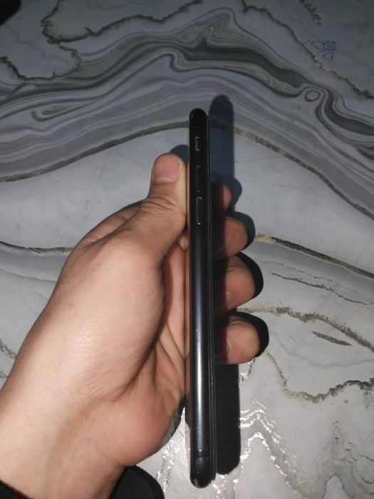 Прадаётся айфон7