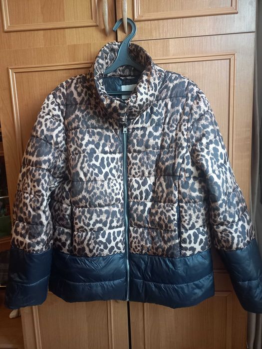 Продам женские куртки