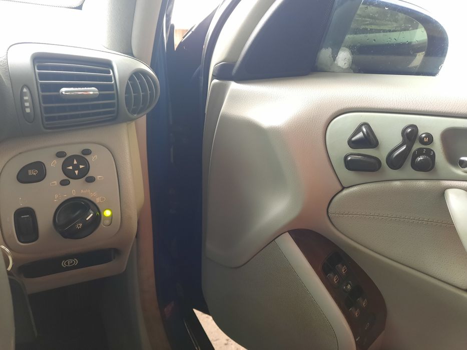 Vând Mercedes C Class 200 Kompresor pentru dezmembrare