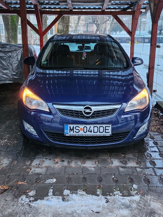 Opel Astra J Sports Tourer