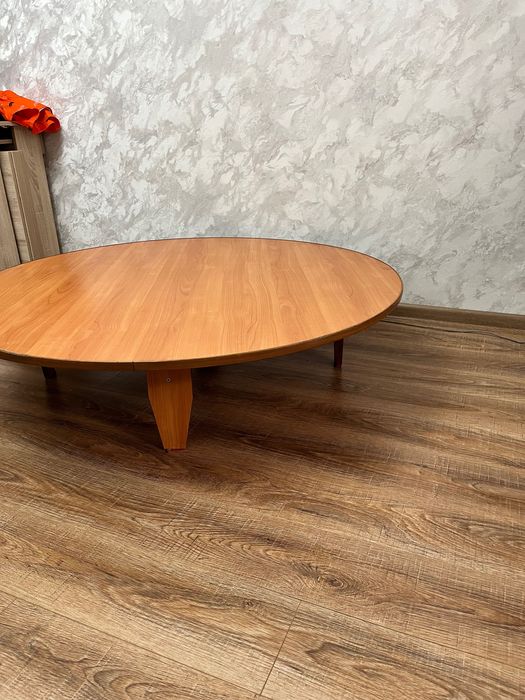 Продам круглый стол