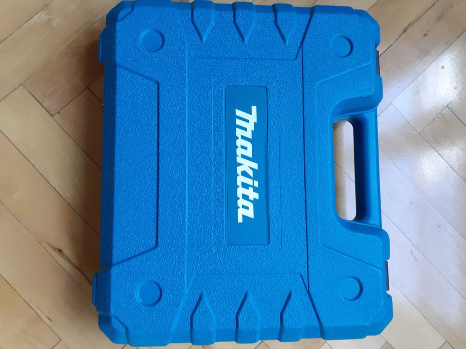 Акумулаторен ударен винтоверт