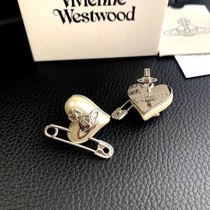 Vivienne Westwood oбeци