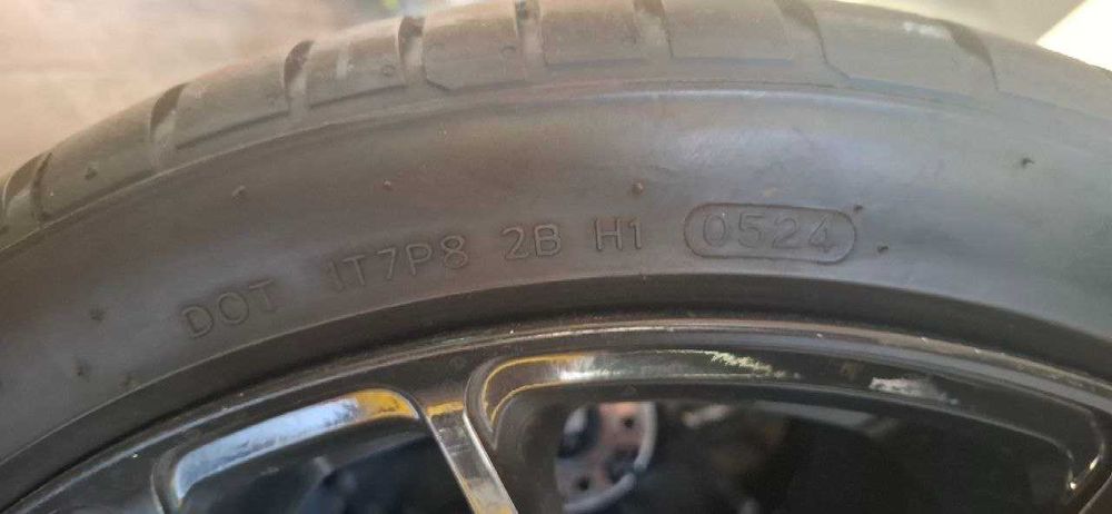 Продава се комплект летни гуми Hankook S1 EVO3, 255/35 R19