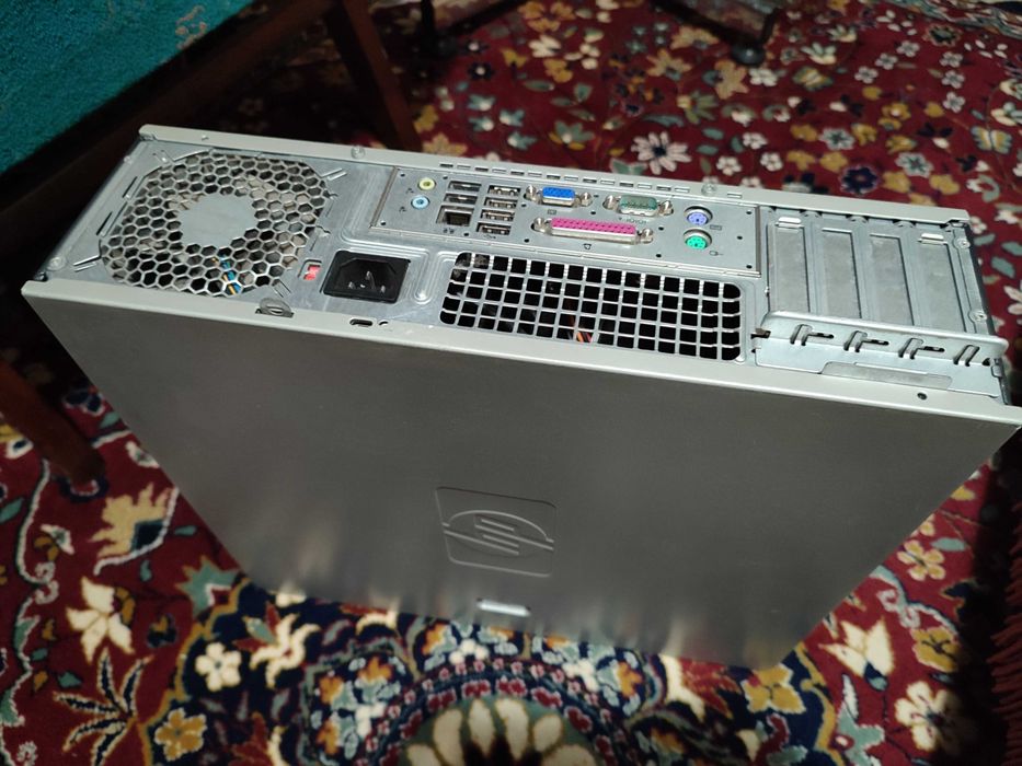 Настолен компютър HP Compaq Intel (R) Celeron (R) D; CPU 3.06 GHz