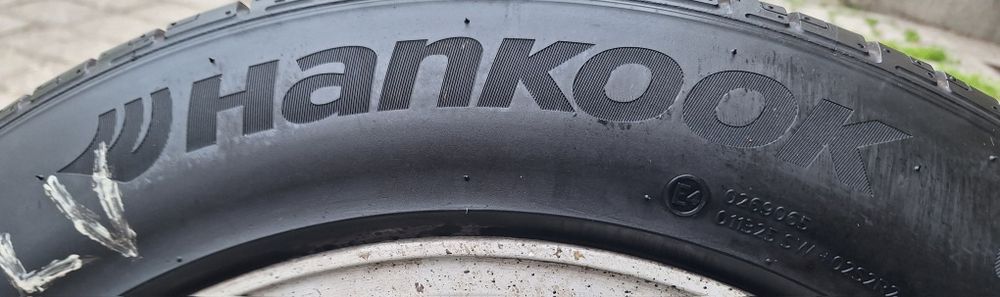 Продавам 4бр оригинални джанти 18-ки с летни гуми за Тойота Рав 4