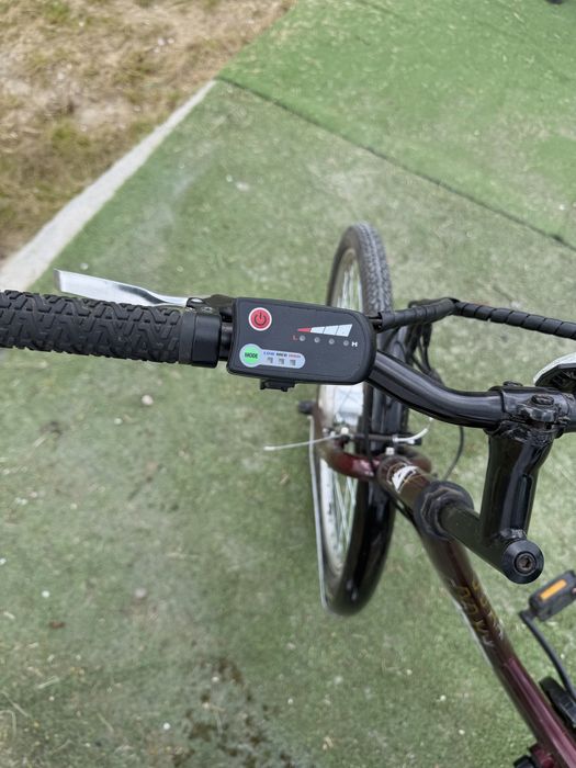 Bicicletă electrică Assist Step-Thru 2023, autonomie 20 km, baterie Samsung, stare foarte bună