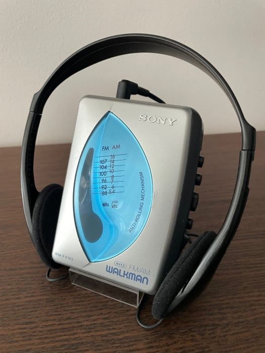 Casti + Stereo Sony Walkman AM FM