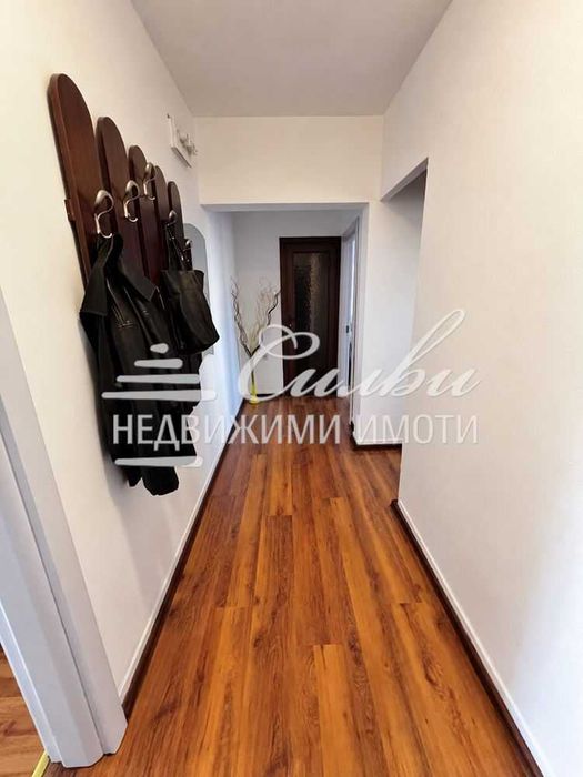 Продава се Тристаен апартамент в Шумен, Тракия - 76 кв.м за 1777 €/кв.м - Снимка #12