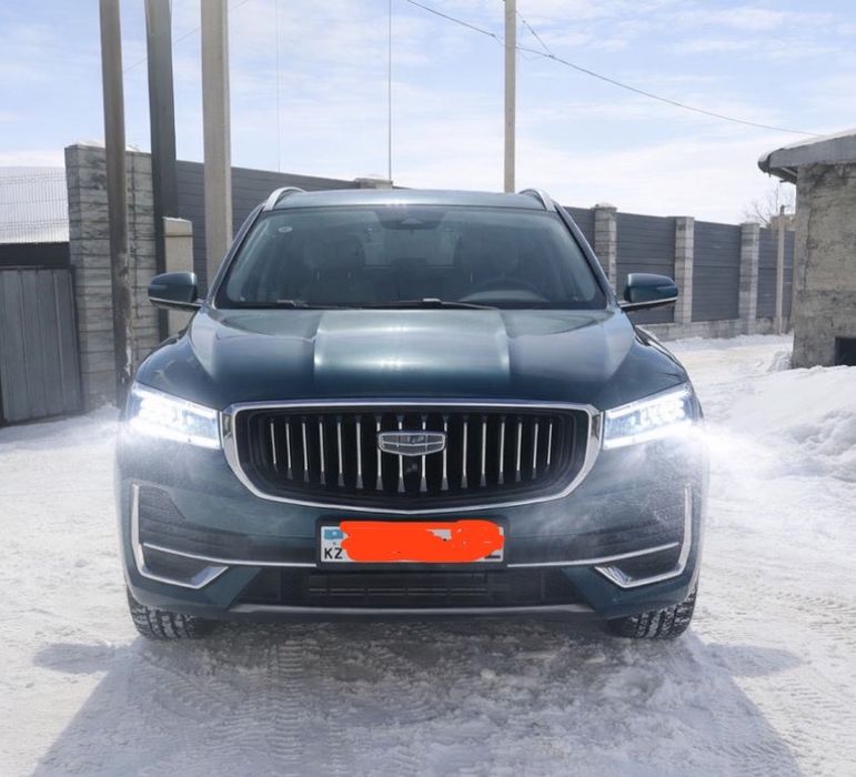 Кроссовер Geely Monjaro 2024 года