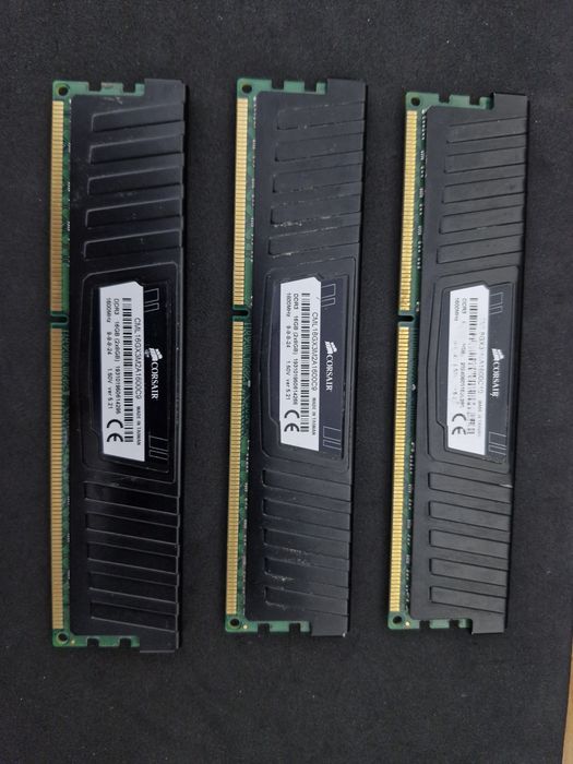 Memorii RAM - DDR4 și DDR3