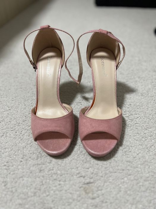 Sandale roz pudră, mărimea 40,purtate o singură dată