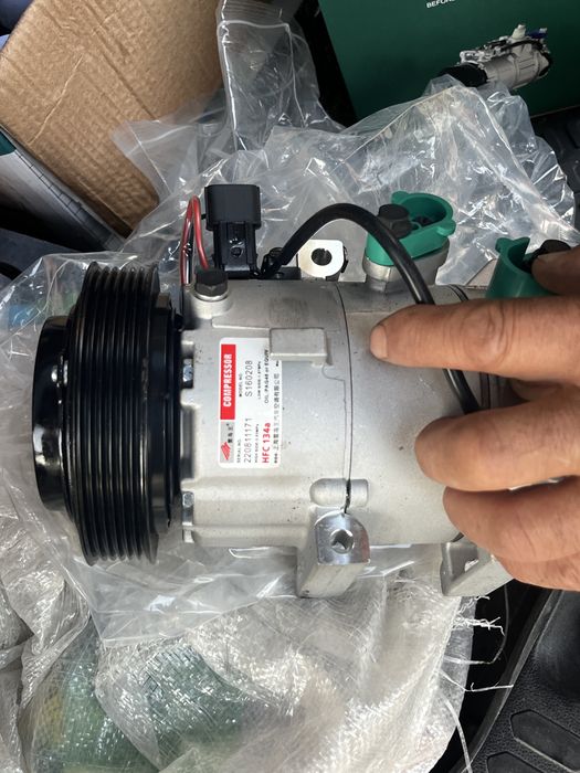 Новый компрессор кондиционера S160208 (A/C Compressor)