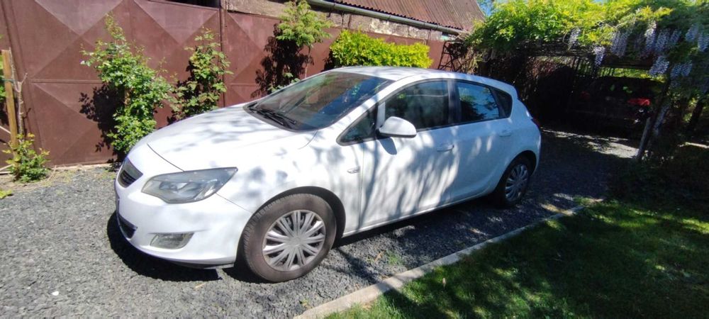 OPEL Astra 2011 — imagine 3
