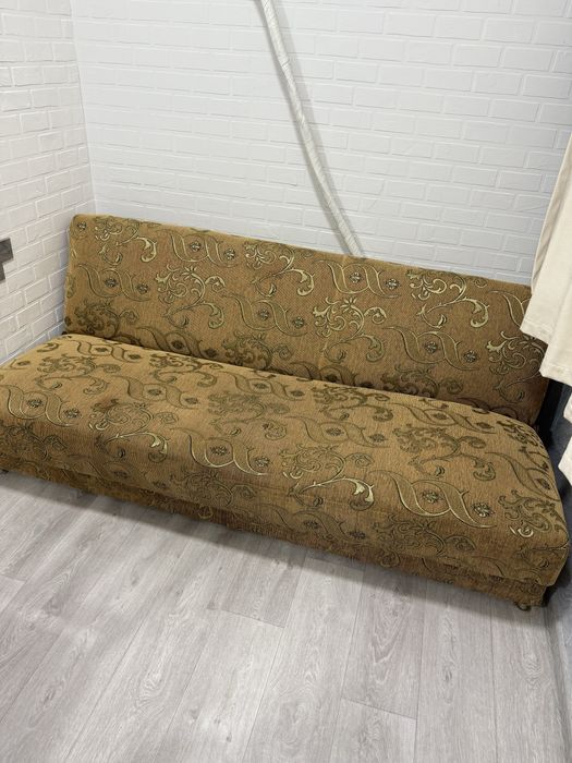 Divan stol stul eshik 3 dona hammasi sotladi