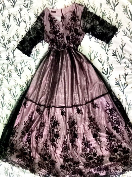 Ayollar oqshom libosi