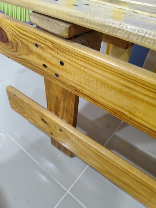 Продам скамейки деревянные (лак)