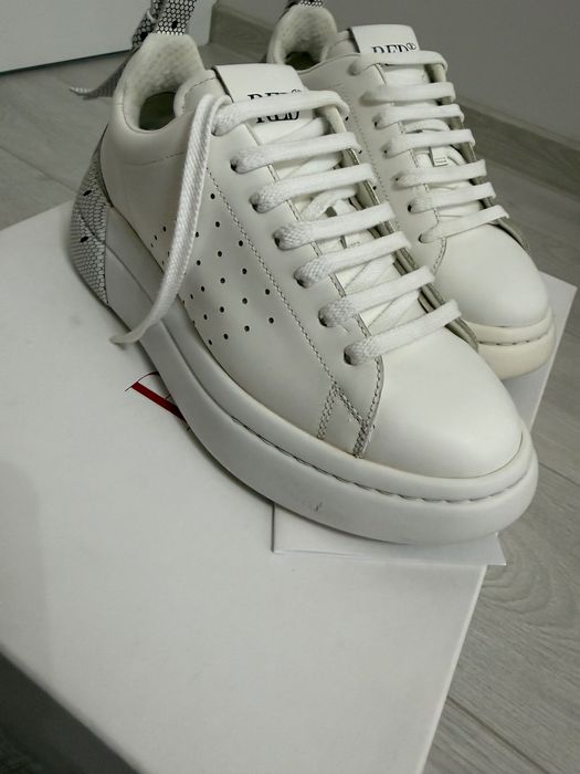 Оригинални маратонки Valentino
