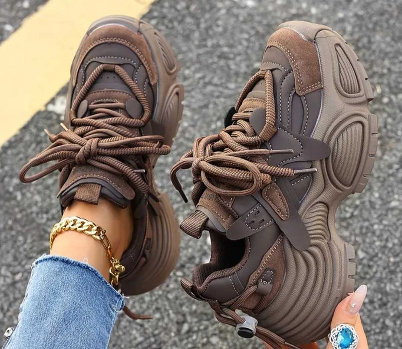 Маратонки кафеви