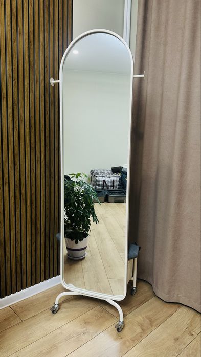 Продам зеркало напольное