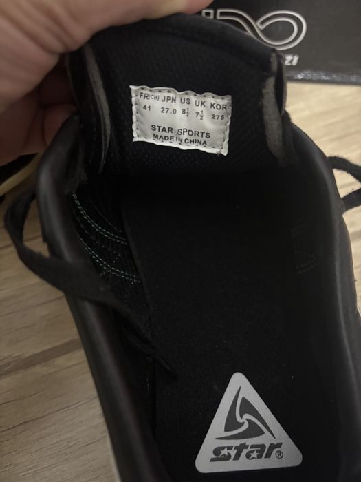 Продаю бутсы новые