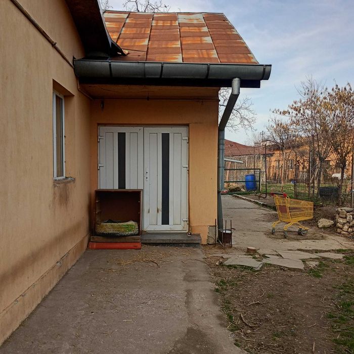 Ocazie!! De vânzare Teren 1170mp + Casă  + Spațiu comercial – Malu Rosu