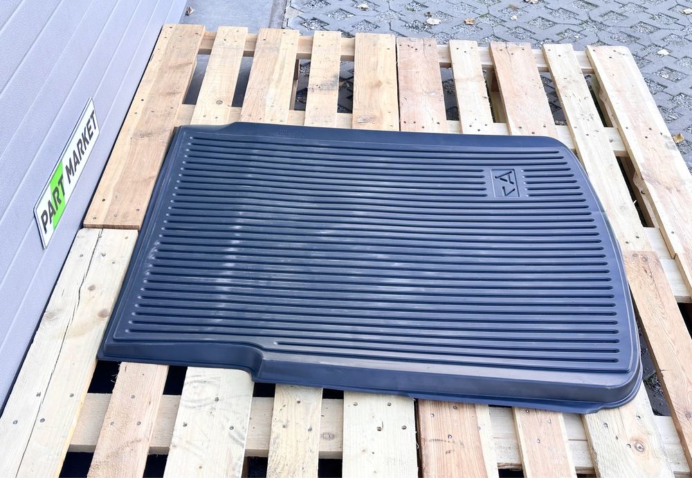 Гумена стелка багажник AUDI A7 C7 4G 4G8061180A