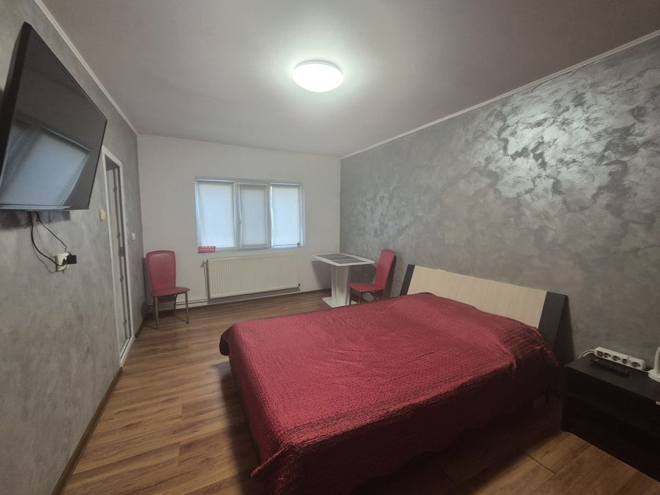 Închiriez garsonieră complet mobilată  . Disponibilă din 10 ianuarie.