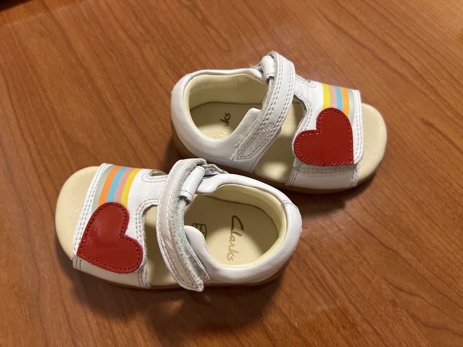 Sandale de piele Clarks marimea 20