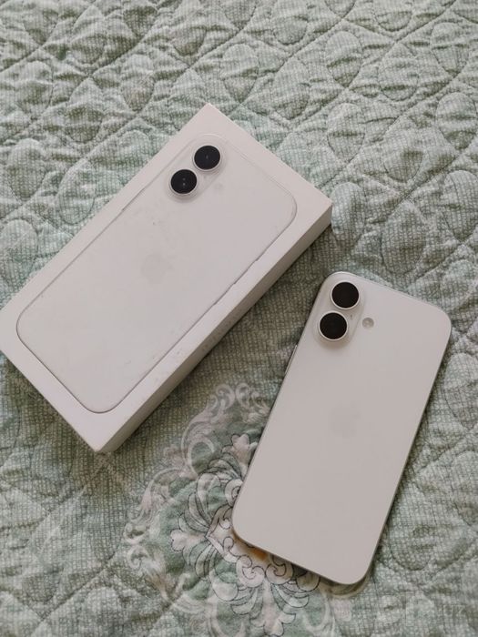 Apple iphone 16.  256 gb