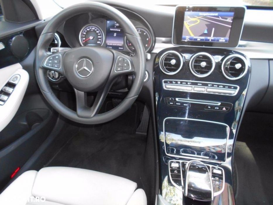 Mercedes-Benz C 220