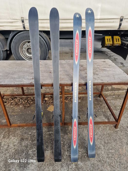 Продавам, два чифта ски,цената е за двата