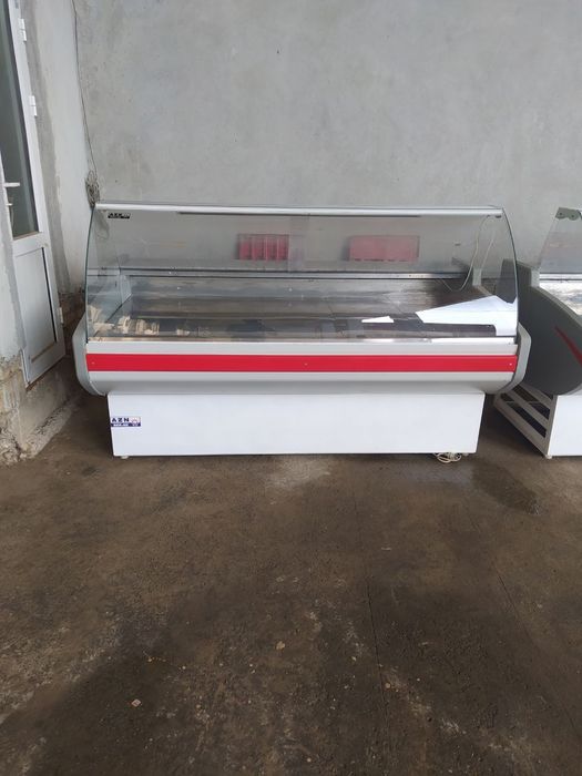 Холодильник для магазина