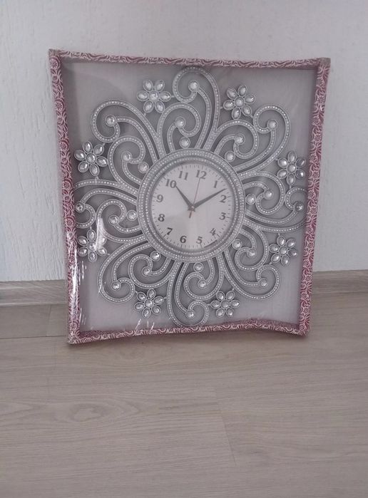 Стенен  часовник