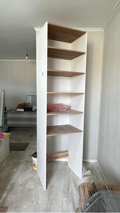 Продам прихожая и полки