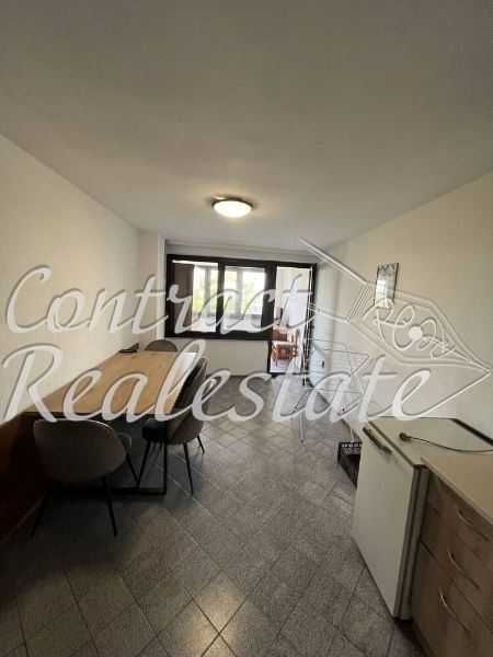 Дава се под наем Двустаен апартамент в к.к. Св.Св. Константин и Елена - 50 кв.м за 280.5 € - Снимка #1