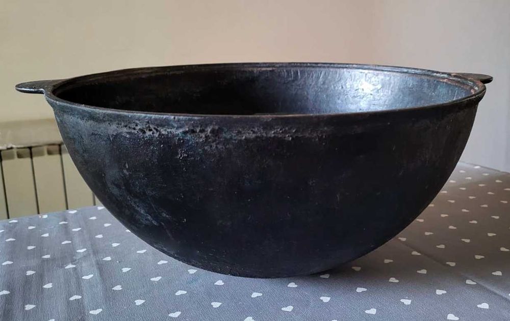 Казан чугунный б/у