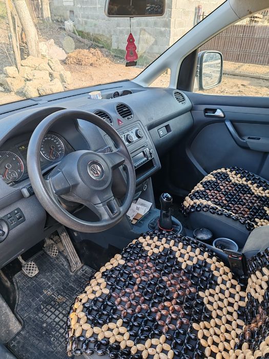 Vând volkswagen caddy