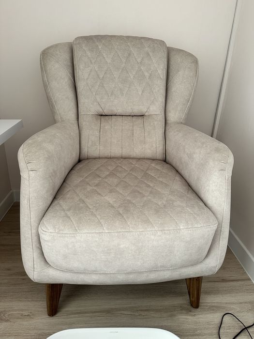 Срлчно продам кресло